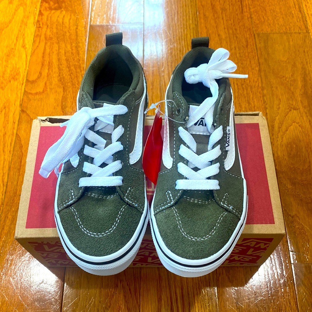 Brand new kids filmore sneakers